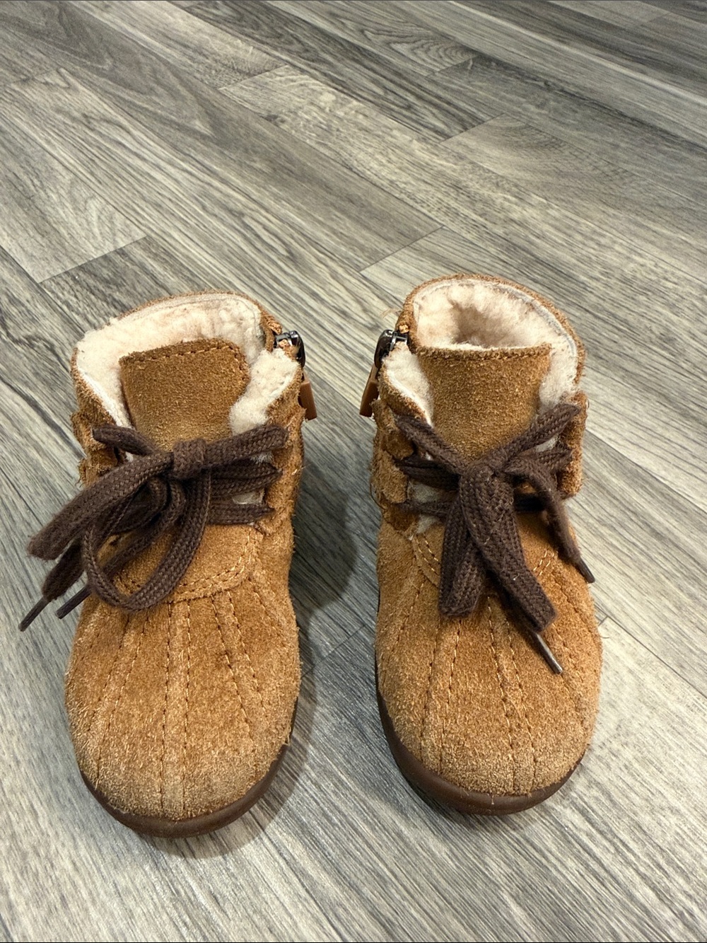 UGG Kids Chestnut Suede faux lace up boots toddler size 6